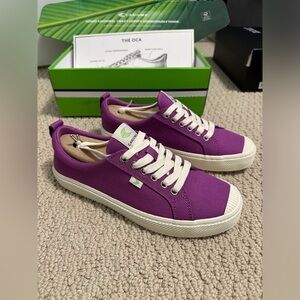 Cariuma OCA Low Canvas Sneakers (NEW)